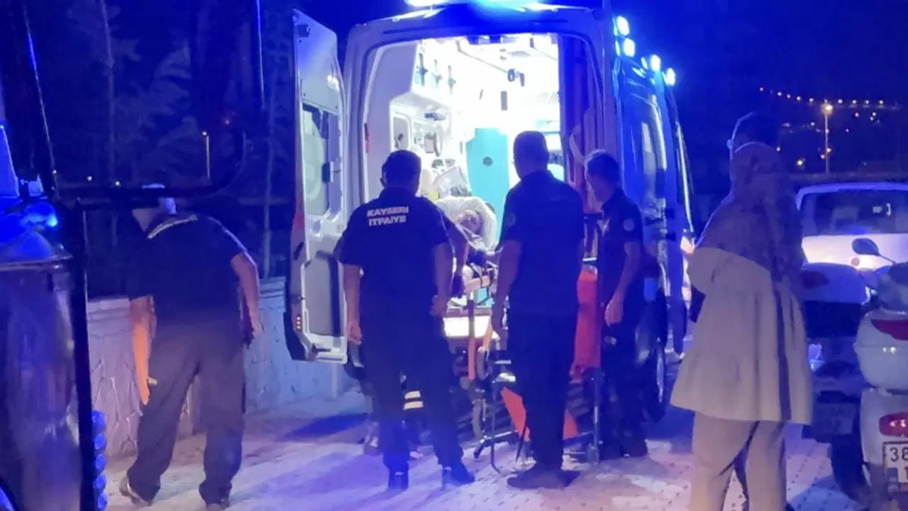 İlaç içerek, bileklerini keserek ve doğalgazı açık bırakarak intihara kalkıştı: Ekipler kurtardı