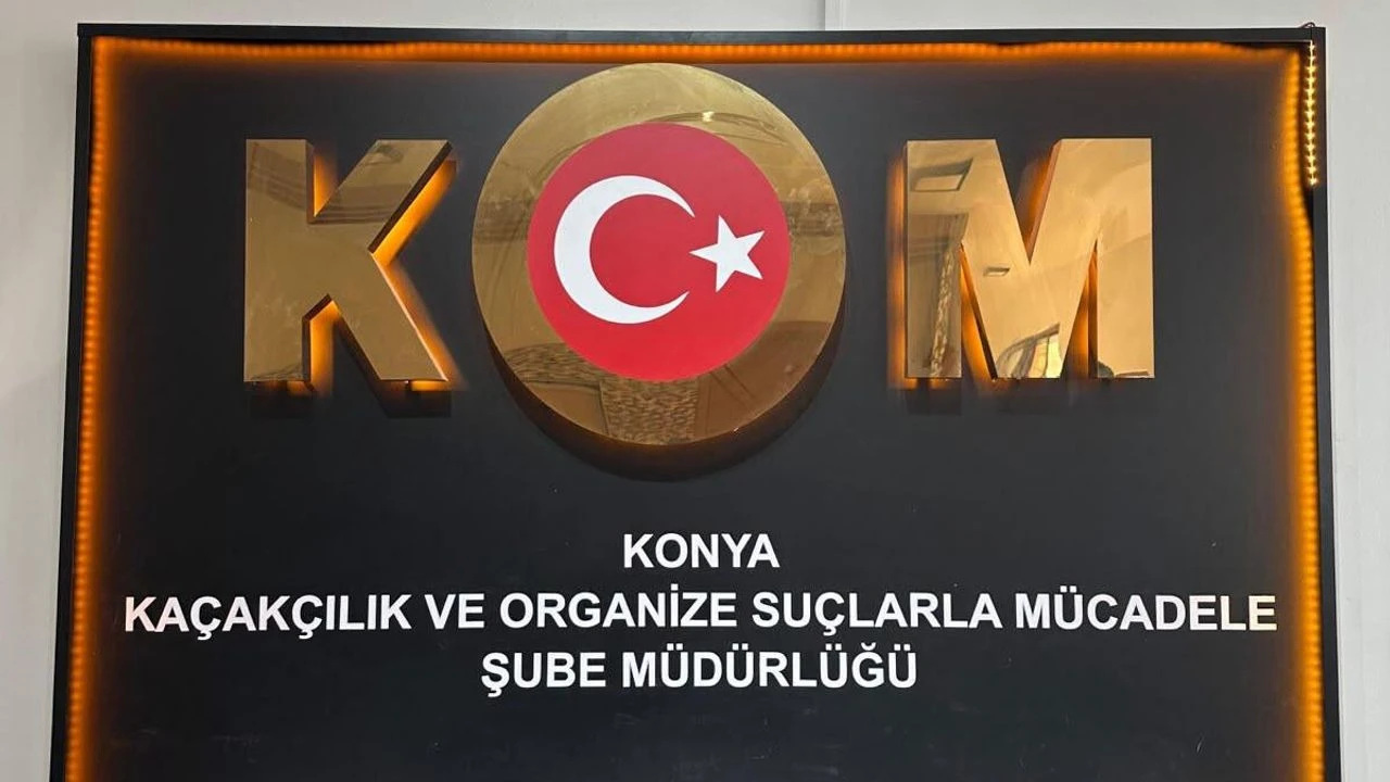 Konya'da Silah Kaçakçılığı Operasyonu: 236 Ruhsatsız Tabanca Ele Geçirildi
                    
                
                6