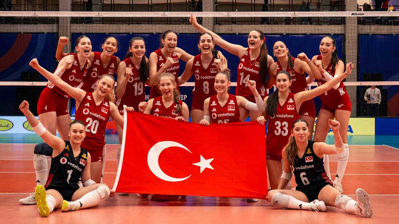 17 Yaş Altı Kadın Milli Voleybol Takımı, Çekya’yı set vermeden geçti