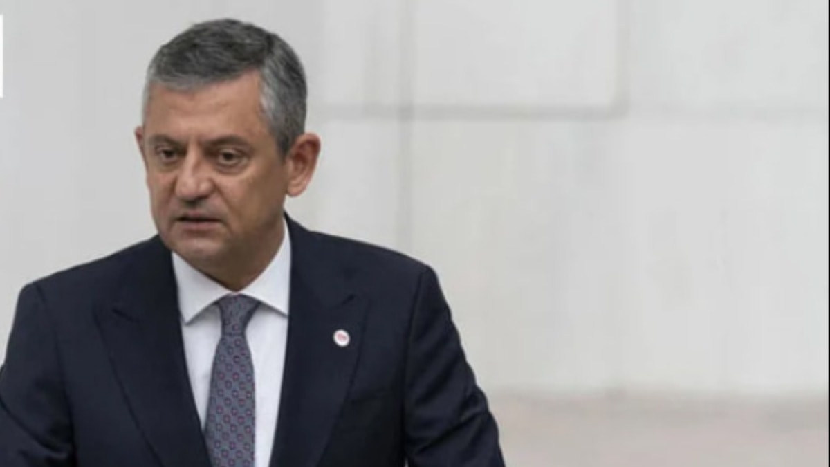Özgür Özel kürsüden indi; YENİ Parti vekilleri oylarını tek tek açıklıyor