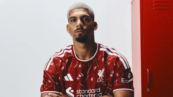 Liverpool'dan savunmaya Ronald Araujo takviyesi!