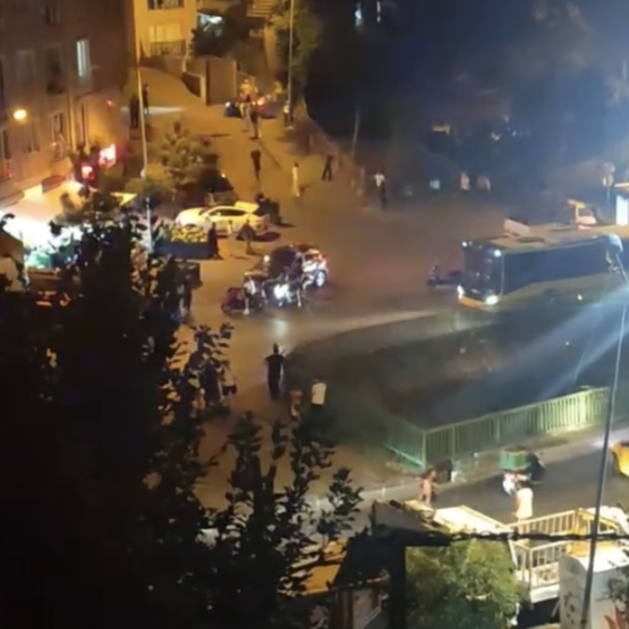 14 yaşındaki çocuk kadının burnunu kırdı; yakını kardeşini bıçakladı!