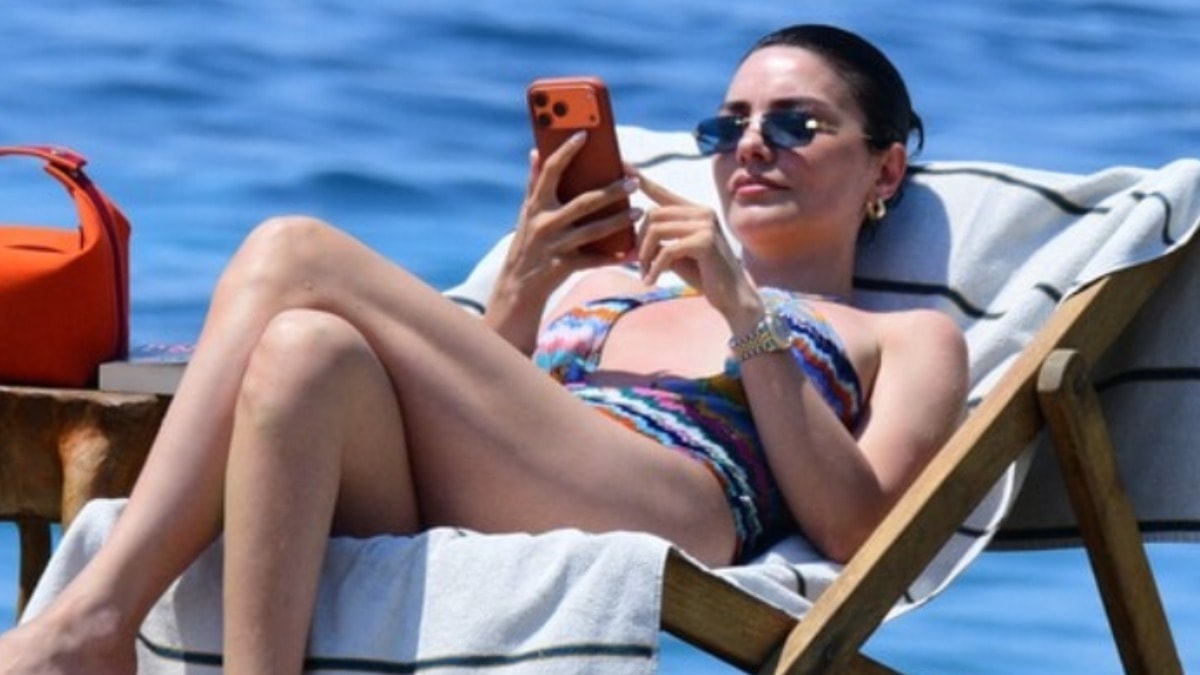 Hazal Filiz Küçükköse’nin Bodrum keyfi: Denizden çıkmadı