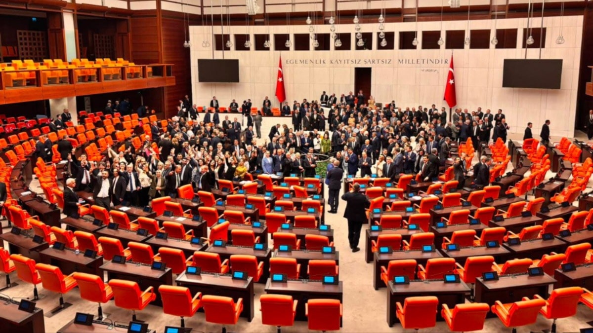 Açılım yolda düzülecek