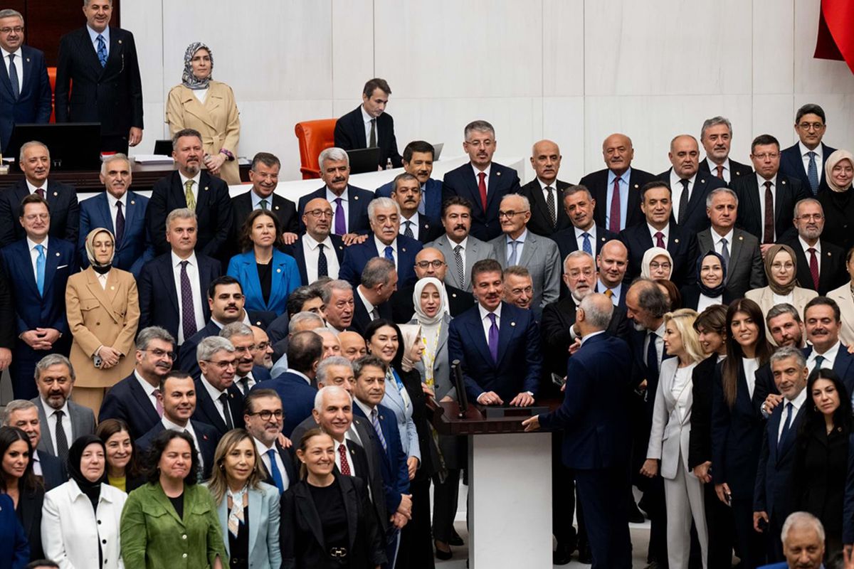 Kritik oylamada 8 AK Partili yoktu! Listede dikkat çeken isimler var