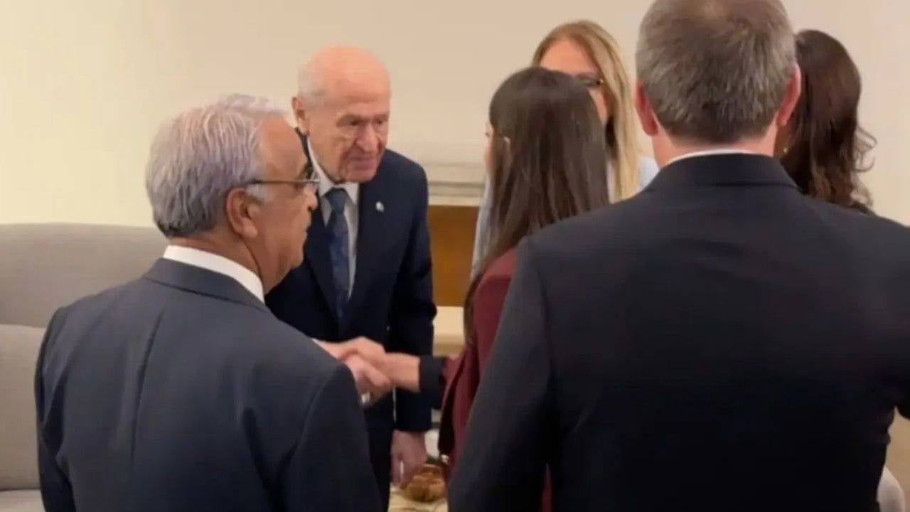 Devlet Bahçeli ile DEM Partililer tokalaştı