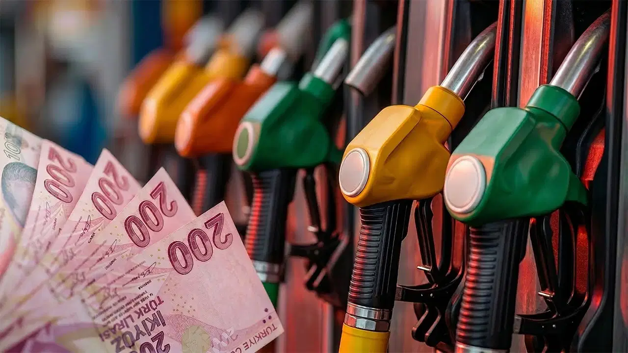 Benzin ve motorin fiyatlarına dev zam yolda: Gece yarısı tabelalar değişecek