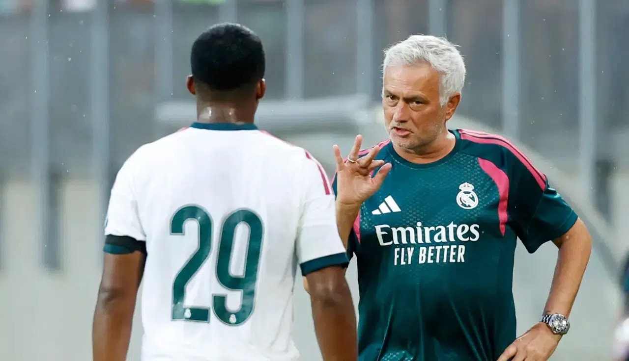 Mourinho'dan Fenerbahçe'ye kötü haber