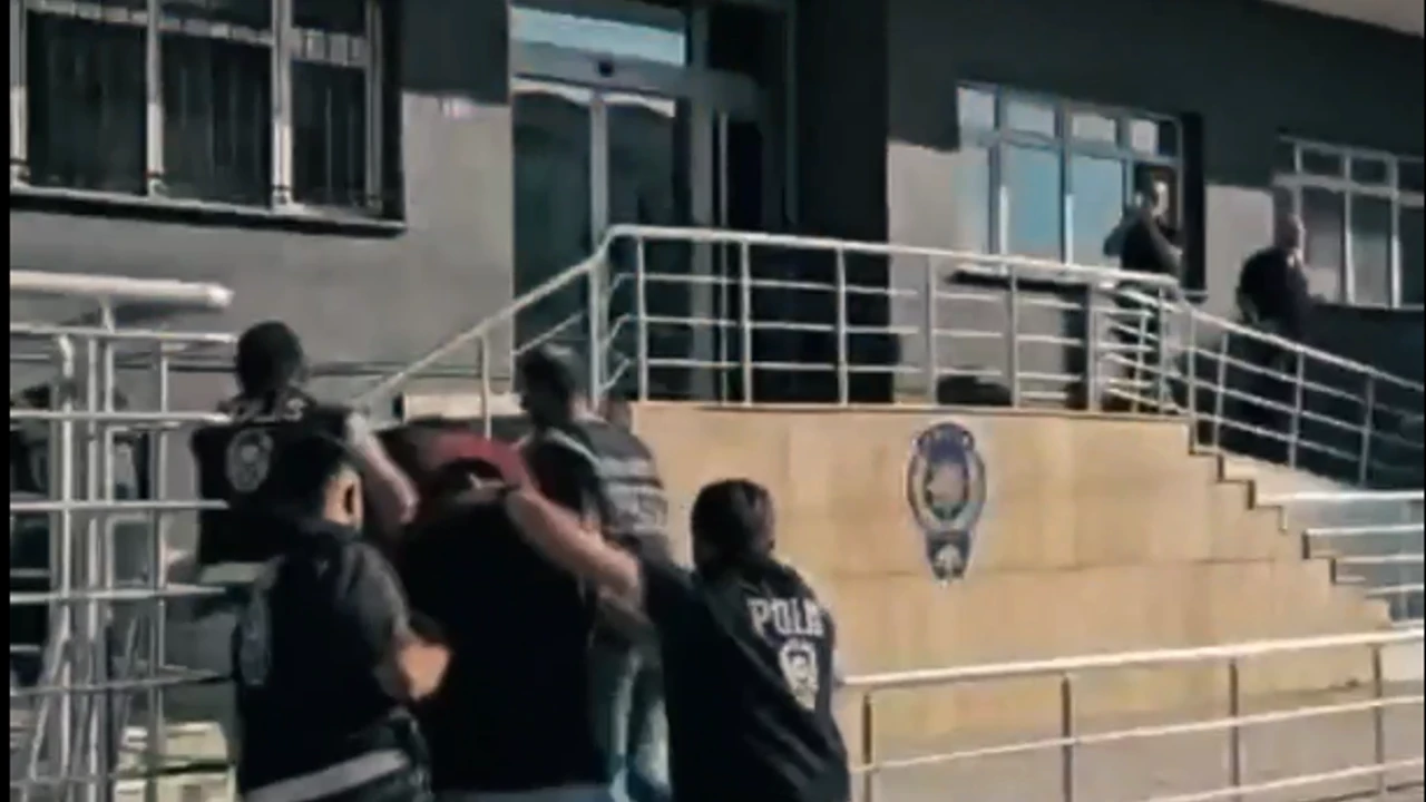 Ereğli'de Fu-huş Operasyonu: 3 Şüpheli Gözaltına Alındı, 6 Mağdur Kadın Kurtarıldı                                                    4