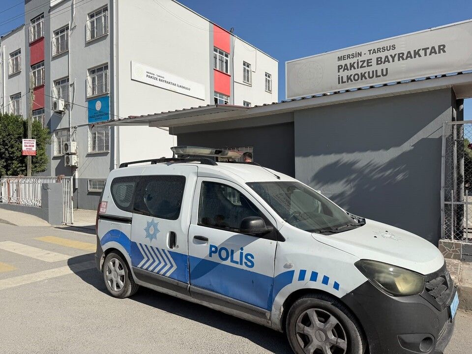 1. Sınıf Öğrencisinin Çantasından Tabanca Çıktı