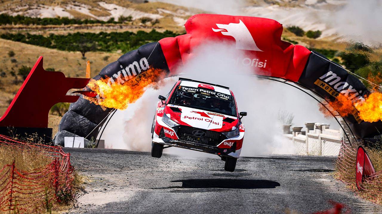 Kerem Kazaz, Kapadokya Rallisi’ni üst üste ikinci kez kazandı