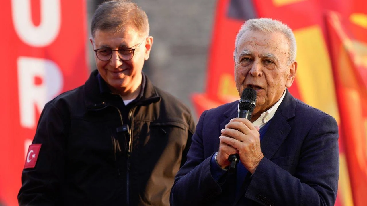 Aziz Kocaoğlu'ndan AKP'ye geçen Cemil Tugay'a tepki