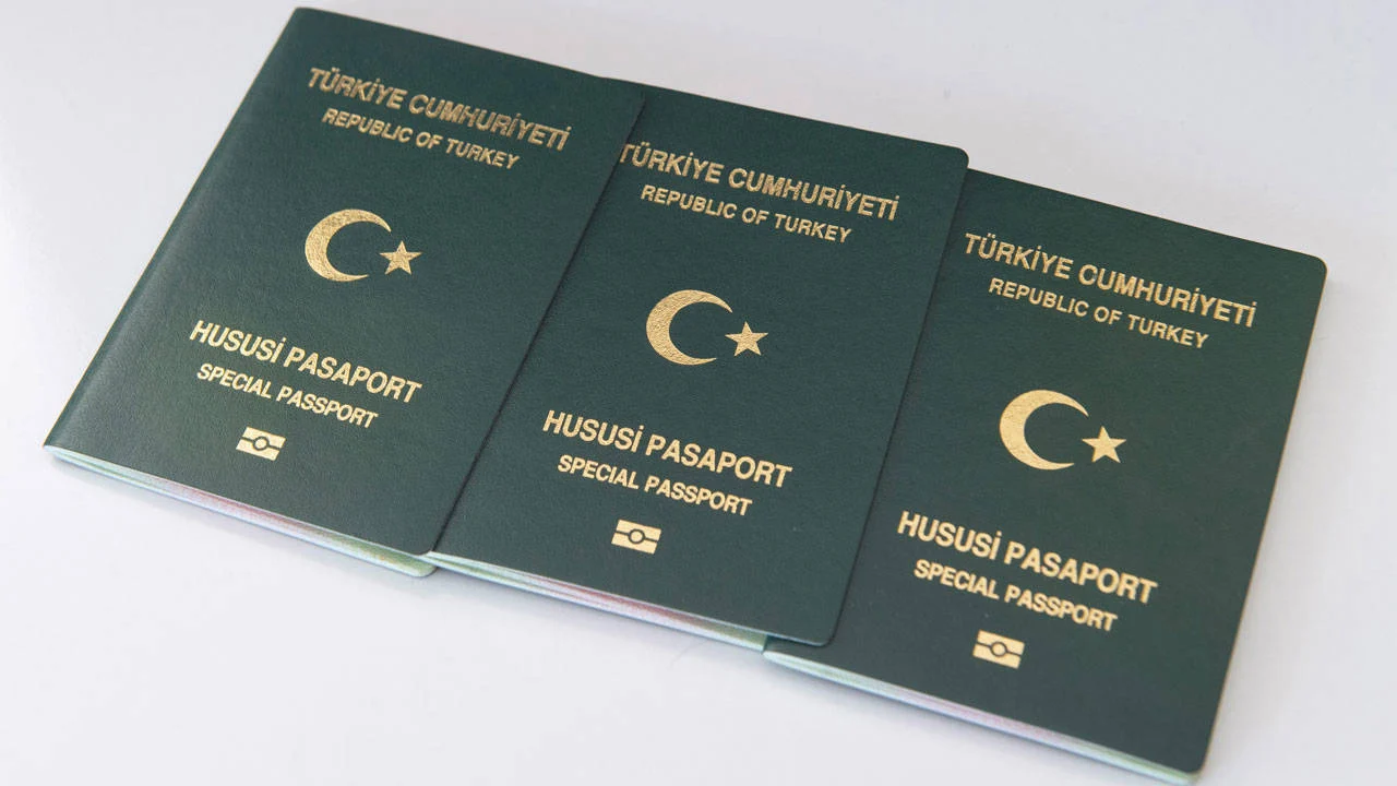 İlk adım atıldı: Bir meslek grubuna daha yeşil pasaport gündemde