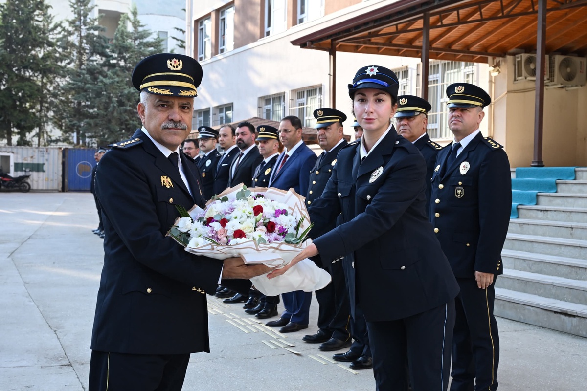 Nihat Özen, Hatay İl Emniyet Müdürlüğü görevini devralarak işe başladı