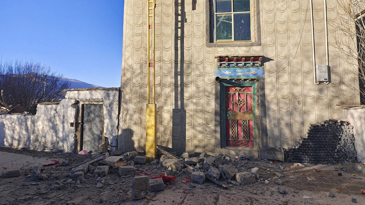 Çin'in Tibet Özerk Bölgesi'nde 7 büyüklüğünde deprem: Can kaybı 16'ya yükseldi