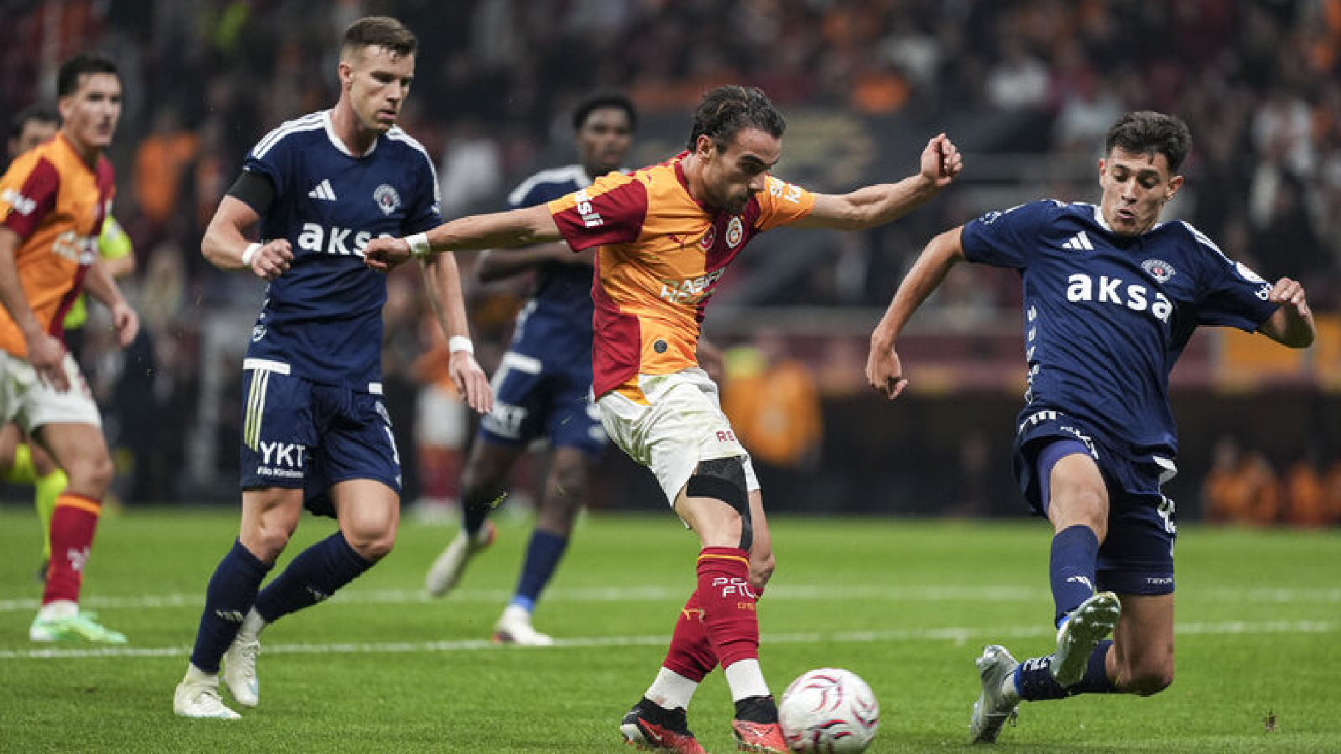 Yunus Akgün'den Barcelona açıklaması!