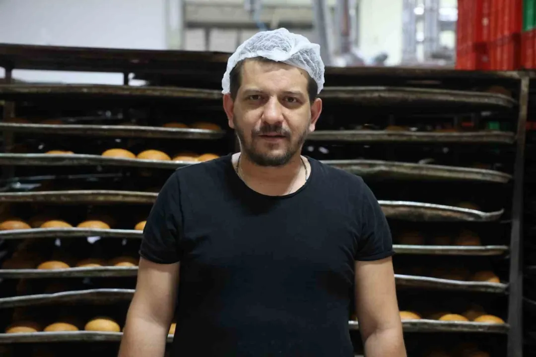 Herkes uyurken onlar 300 derecelik fırının başında