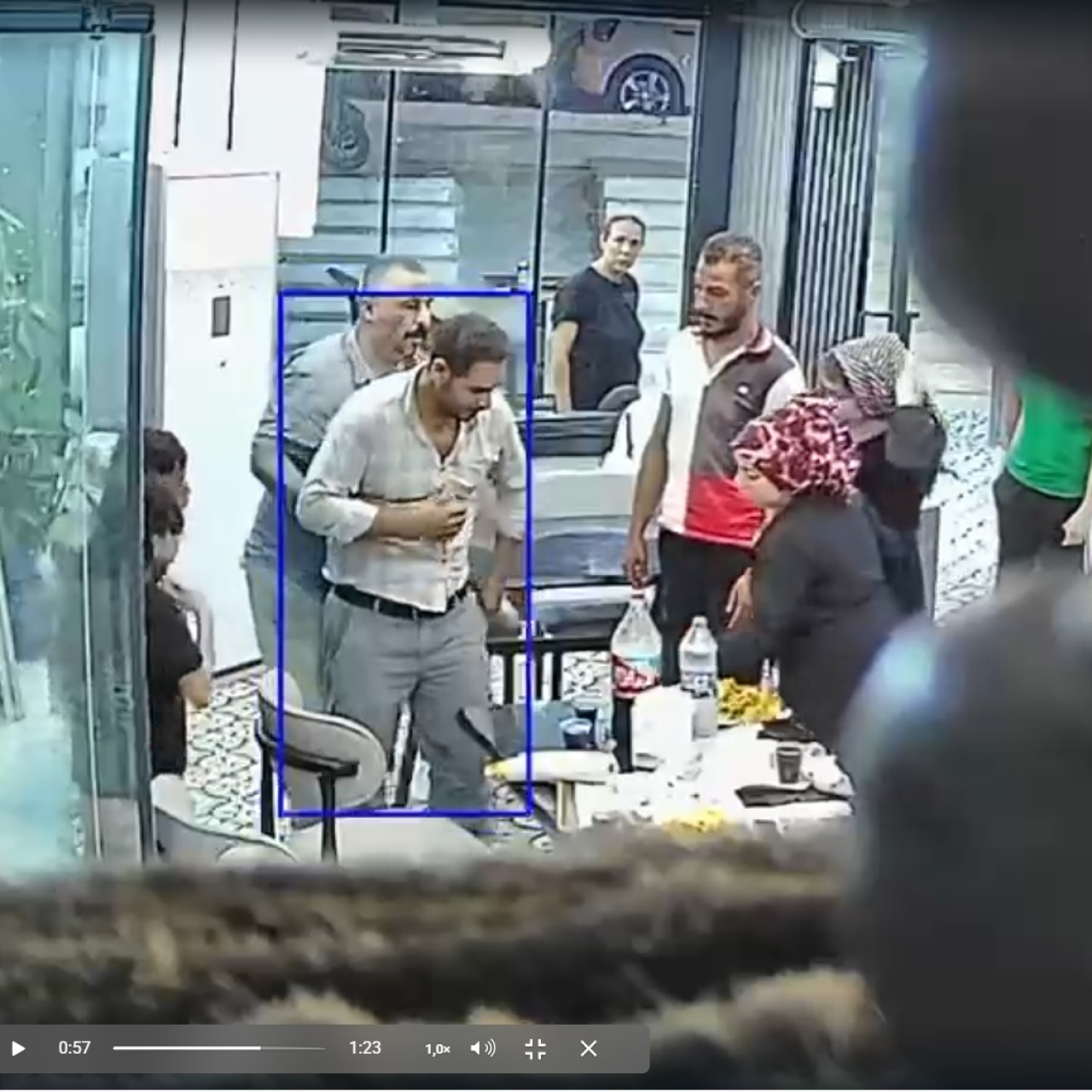 Döner yerken nefes borusu tıkandı! Heimlich kurtardı