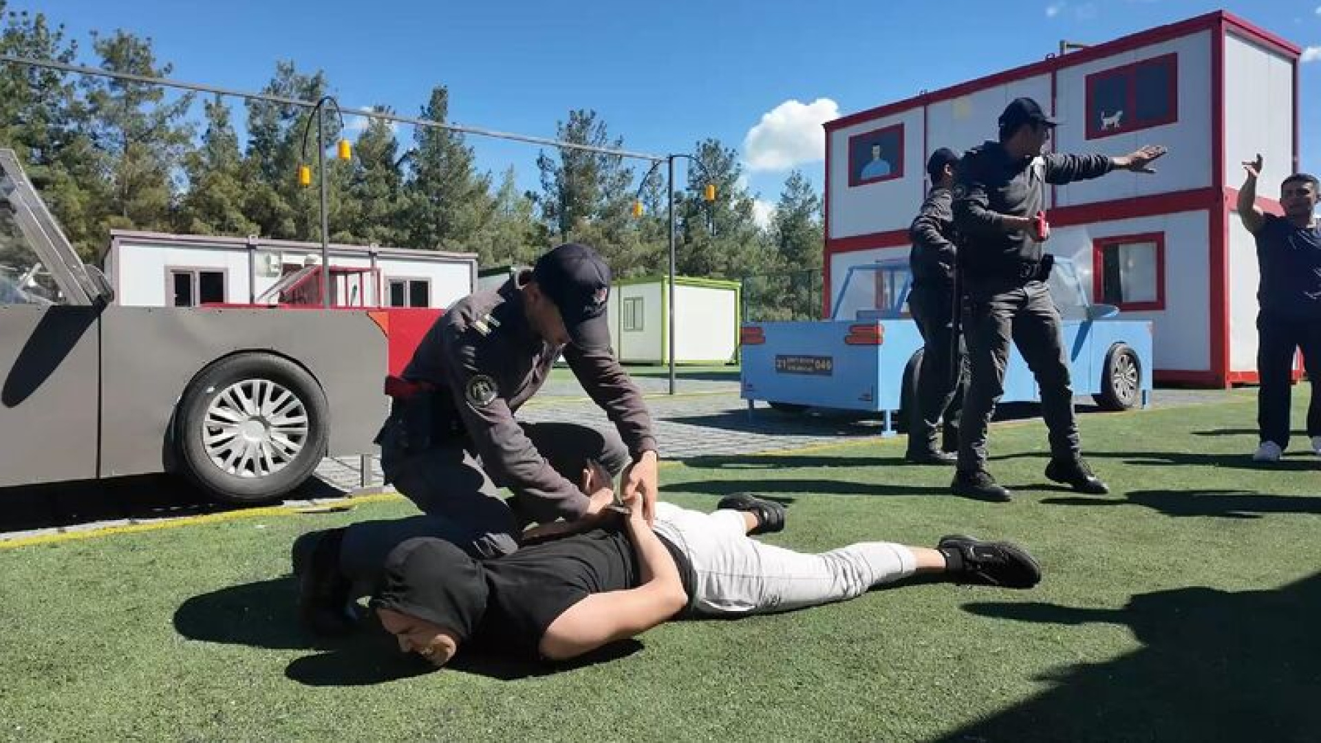 Diyarbakır'da polis eğitim alanı hizmete girdi
