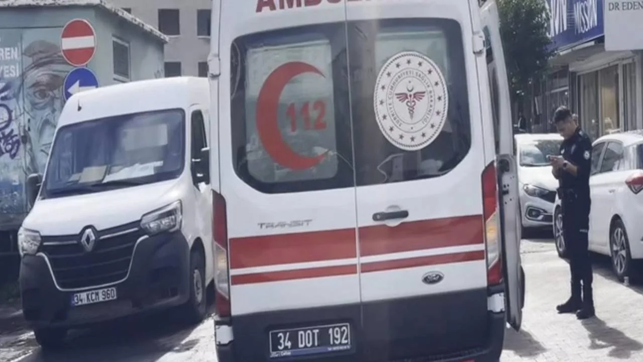 Tramvay ve minibüs çarpıştı: Yaralılar var