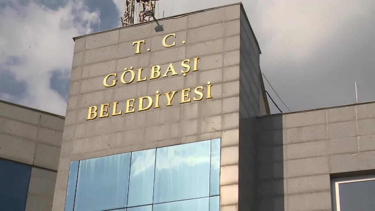 Gölbaşı Belediye Meclisi'nde CHP'den AKP'ye geçişler sürüyor: 6 üye daha katıldı