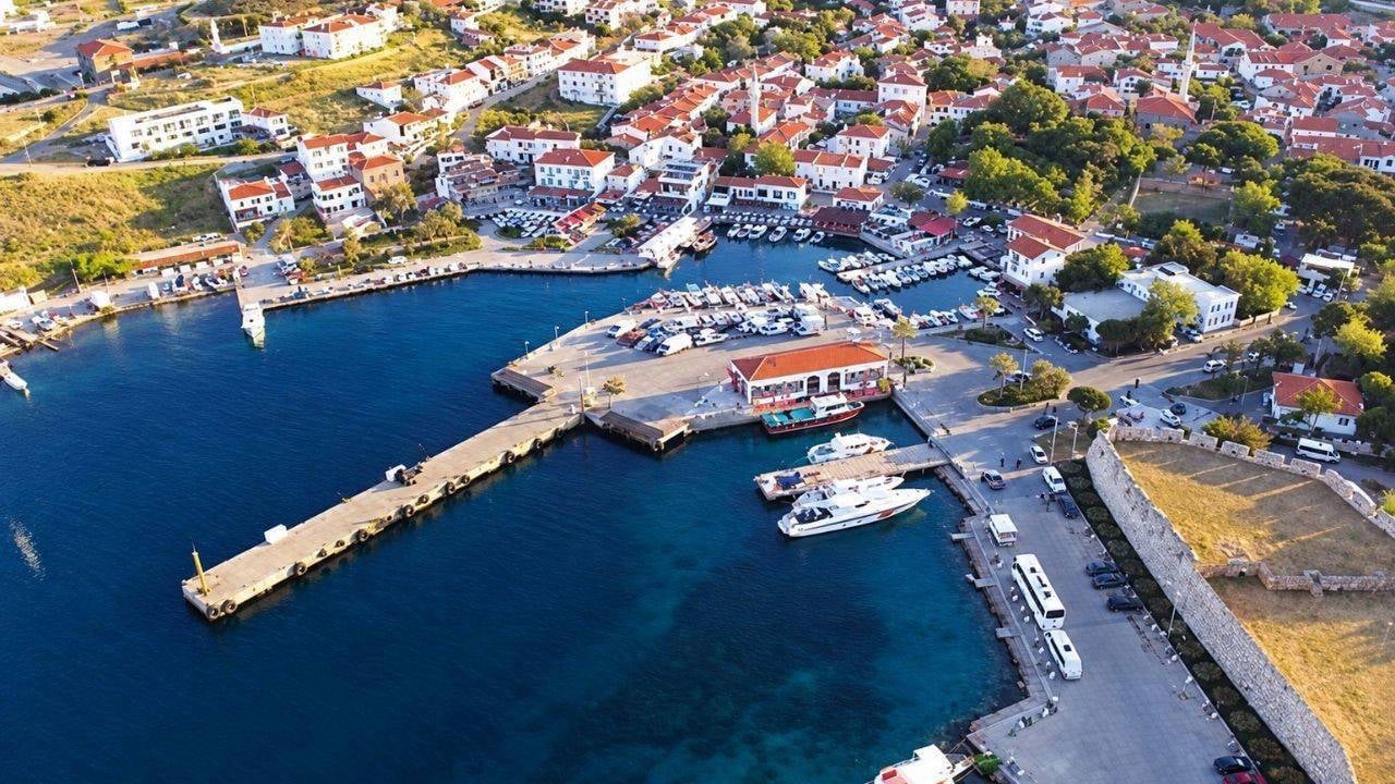 Bozcaada'da onarıma evet, ölçeksiz projeye hayır
