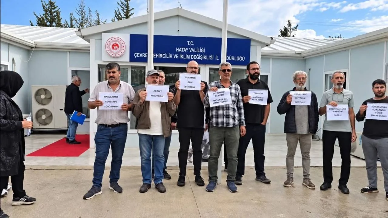 Depremin üzerinden 3,5 yıl geçti: Evler hâlâ ortada yok