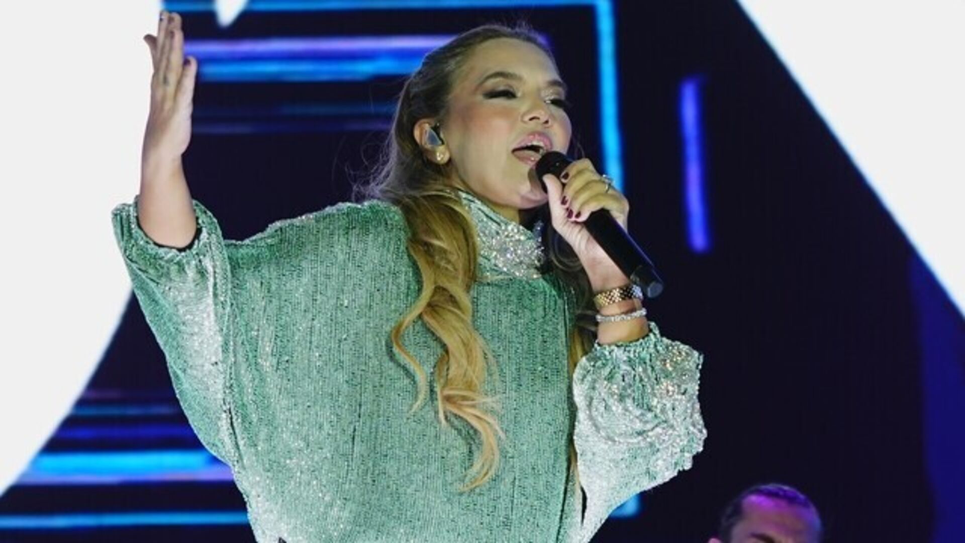Demet Akalın'dan Hülya Avşar'a miras tepkisi