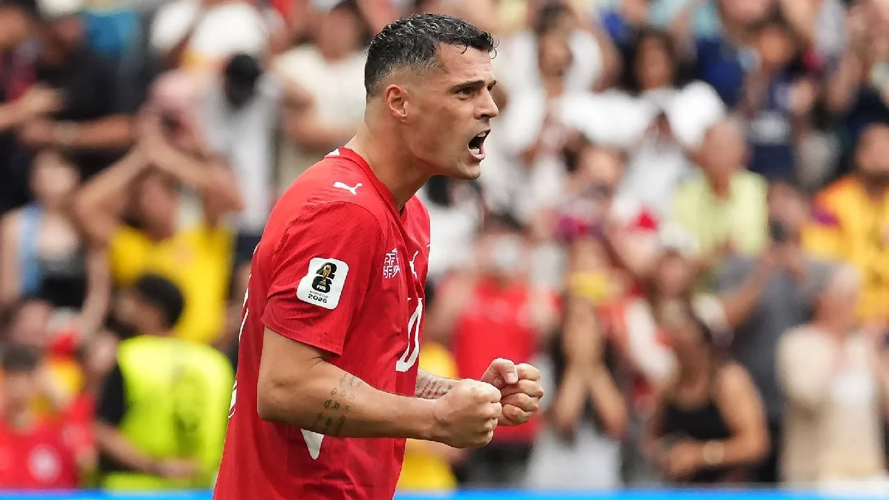 İsviçreli futbolcu Xhaka'ya soruşturma: Aşı oldum demiş, olmamış