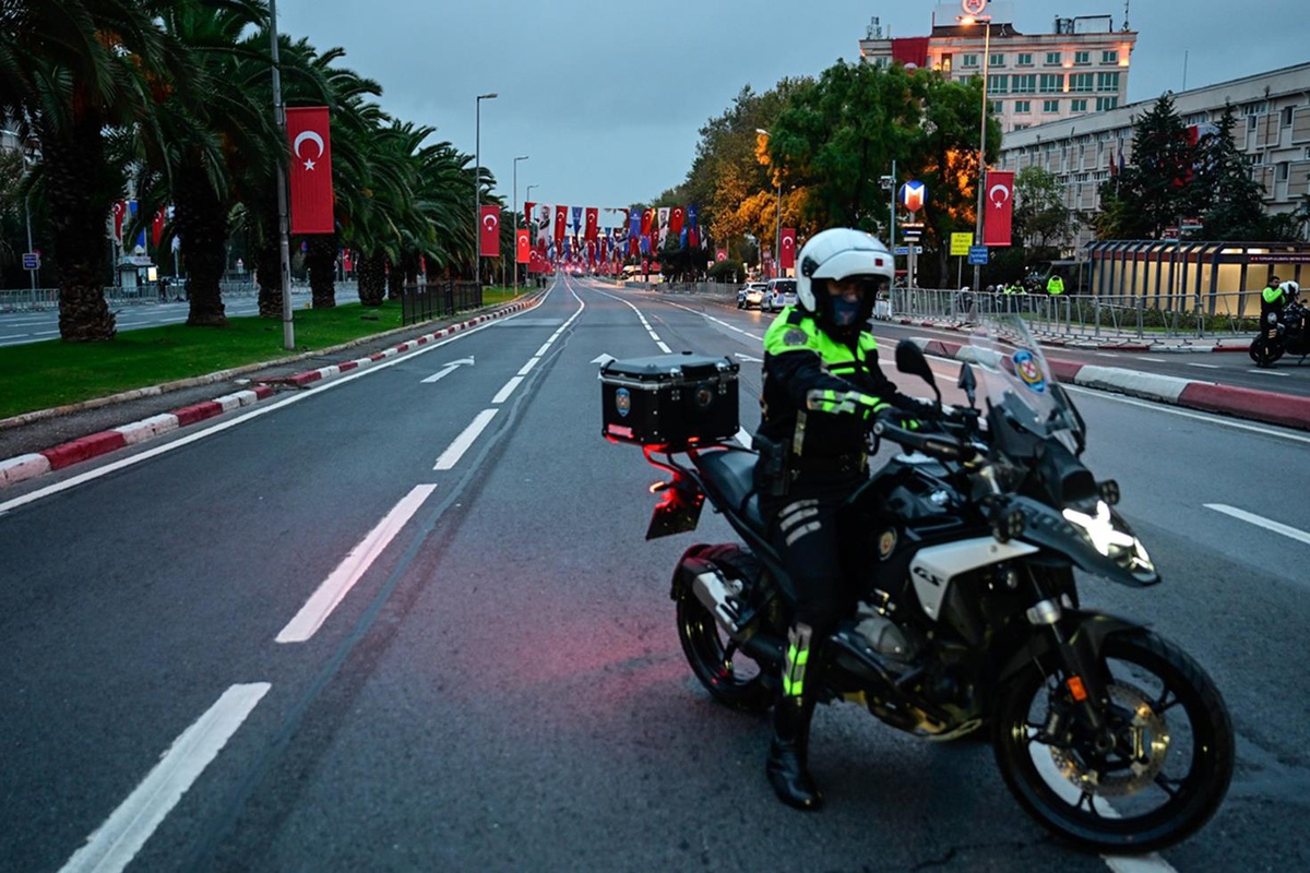 İstanbul'da bugün bu yollara dikkat! Birçok cadde trafiğe kapatıldı