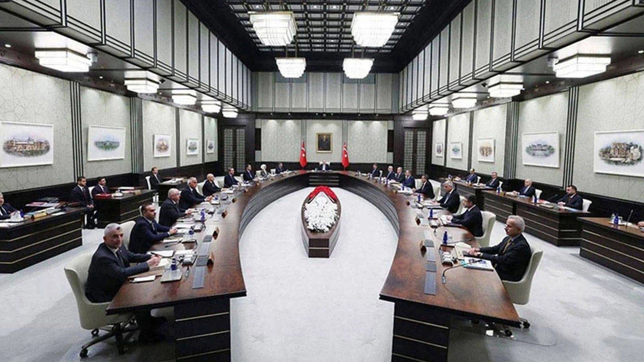 Saray Kabinesi hesapsız: On binlerce cevapsız soru