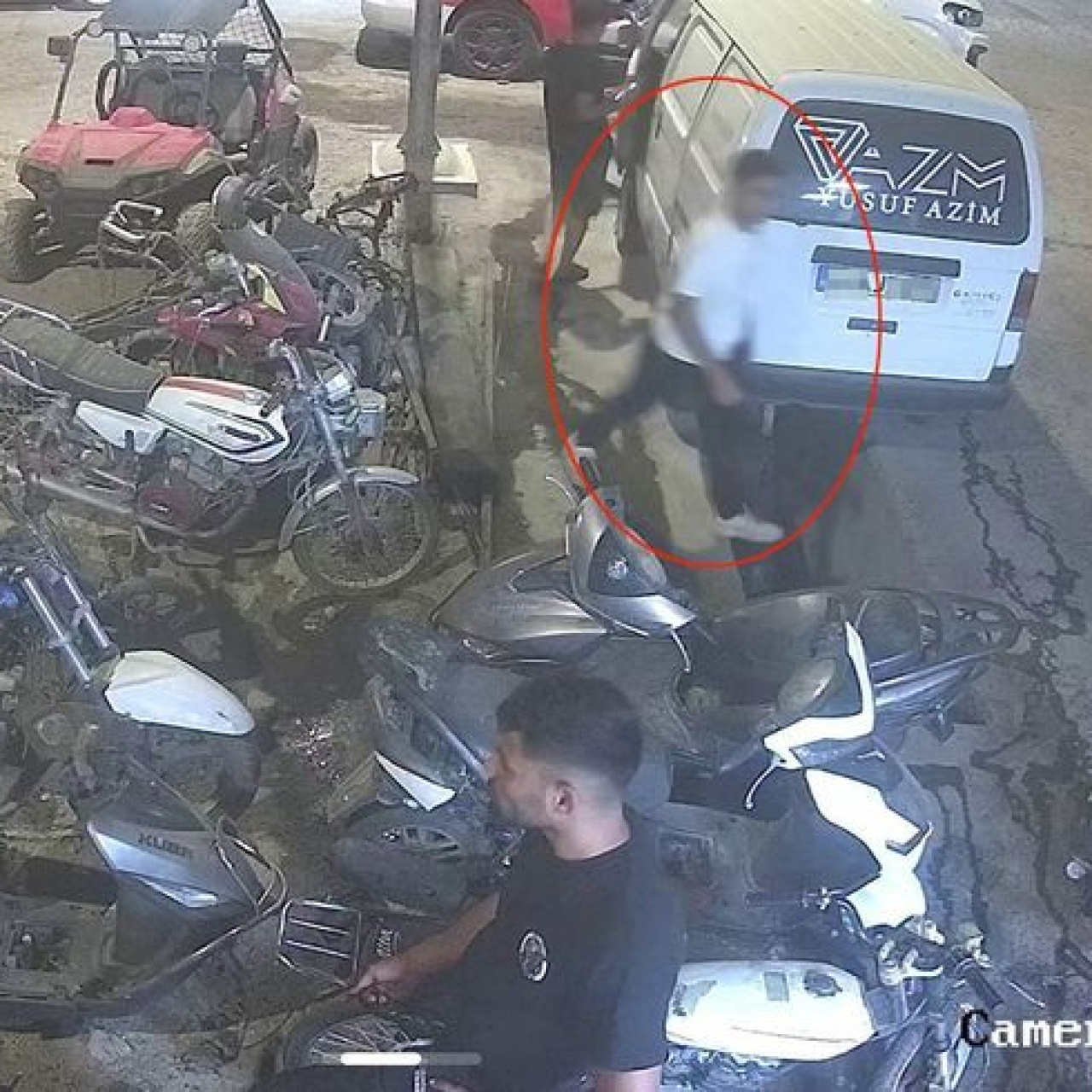 Selam vermek istedi, kanala düştü!