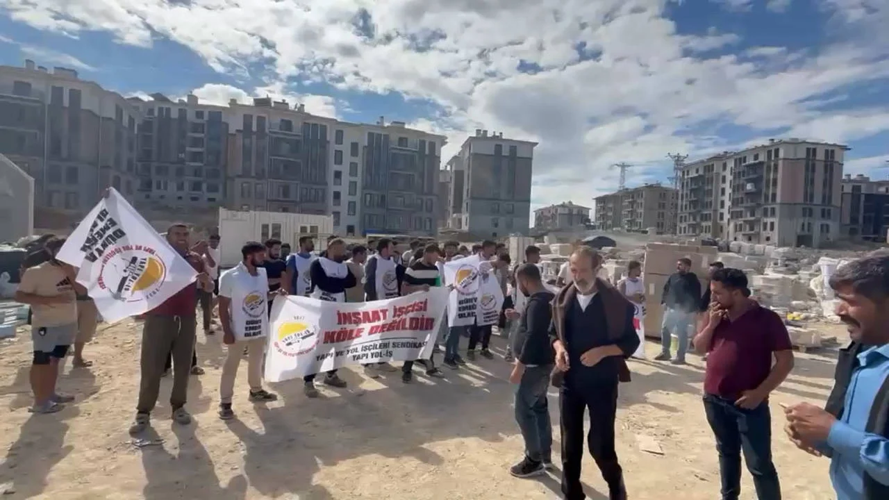Arnavutköy Sazlıbosna'da inşaat işçilerinden eylem: Hakkımızı istiyoruz