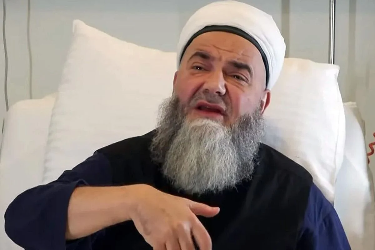 Cübbeli Ahmet Hoca, apar topar ameliyata alındı