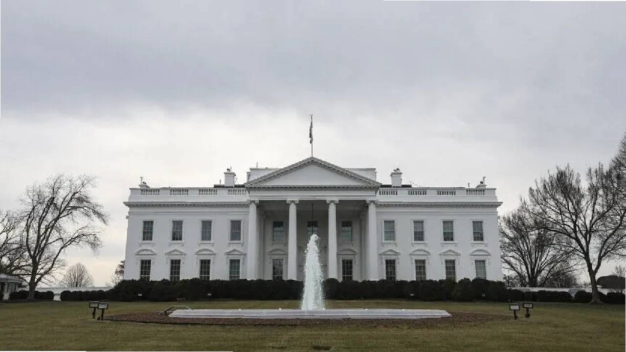Trump basın mensuplarının Beyaz Saray'a girişini engellemişti, yargı Trump'a "dur" dedi