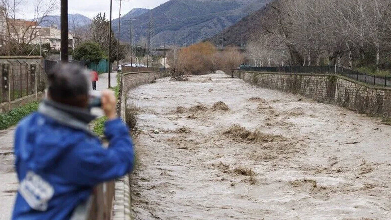 İspanya'da sel felaketi: 1 kişi yaşamını yitirdi, 90 kişi kurtarıldı