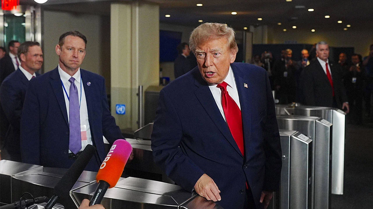 Trump'tan Flydubai uçağı yorumu: "Yardımcı pilot ya bir teröristti ya da dengesiz biriydi"