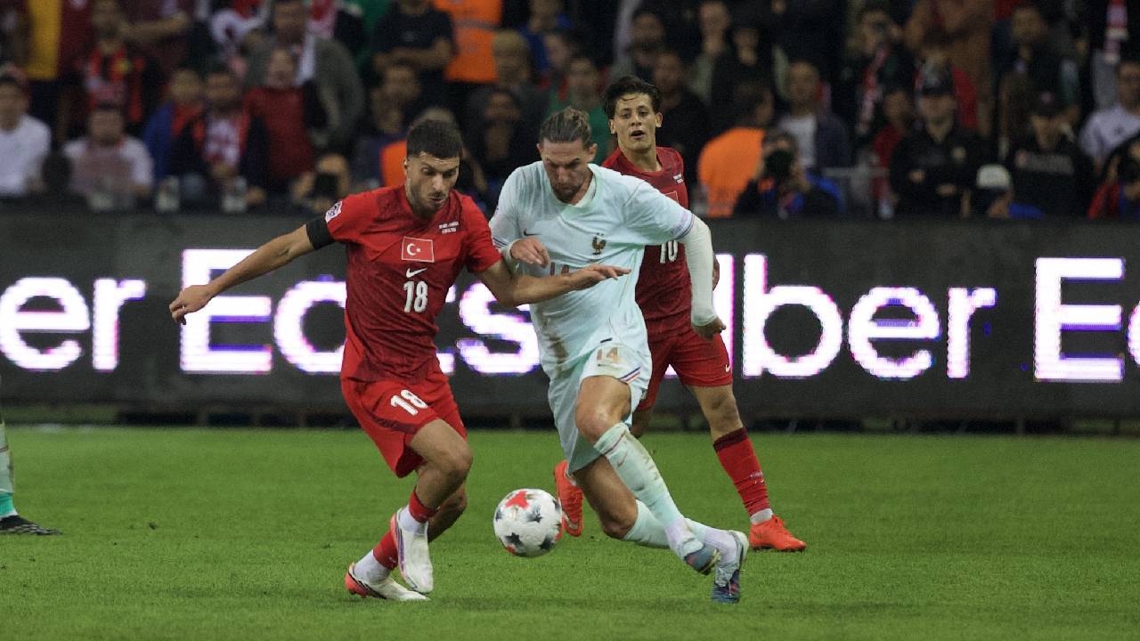 A Milli Futbol Takımı, Fransa'ya yenildi