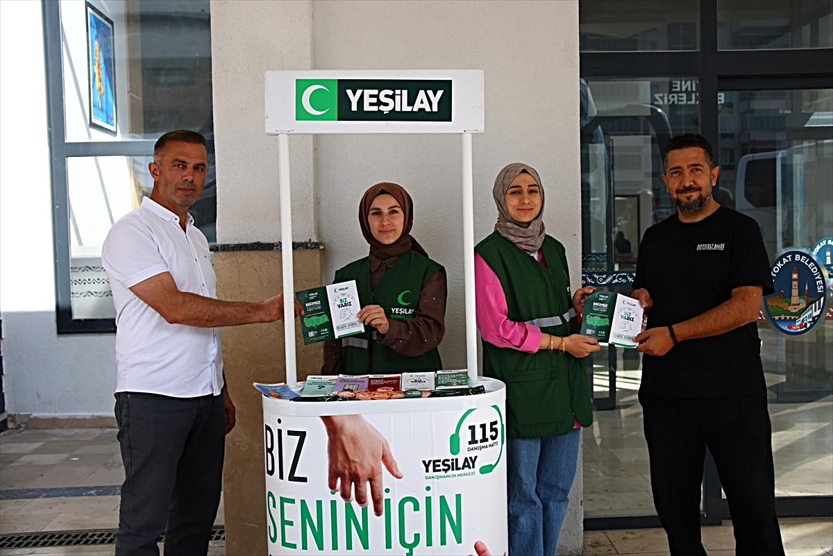 Tokat'ta otobüs terminalinde Yeşilay ve YEDAM tanıtım standı açıldı