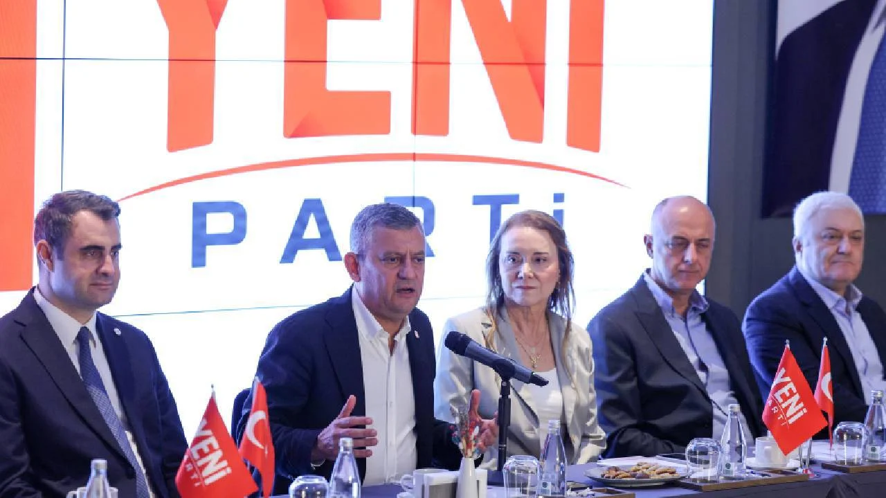 Özgür Özel: "Bundan sonra İzmir milletvekiliyim"