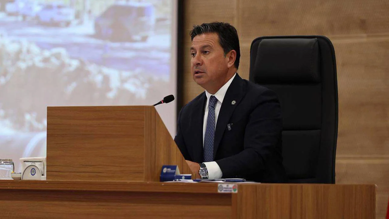 AKP'ye katılacağı iddia edilmişti: Aras'tan YENİ Partili Nail Kızıl’a tebrik mesajı
