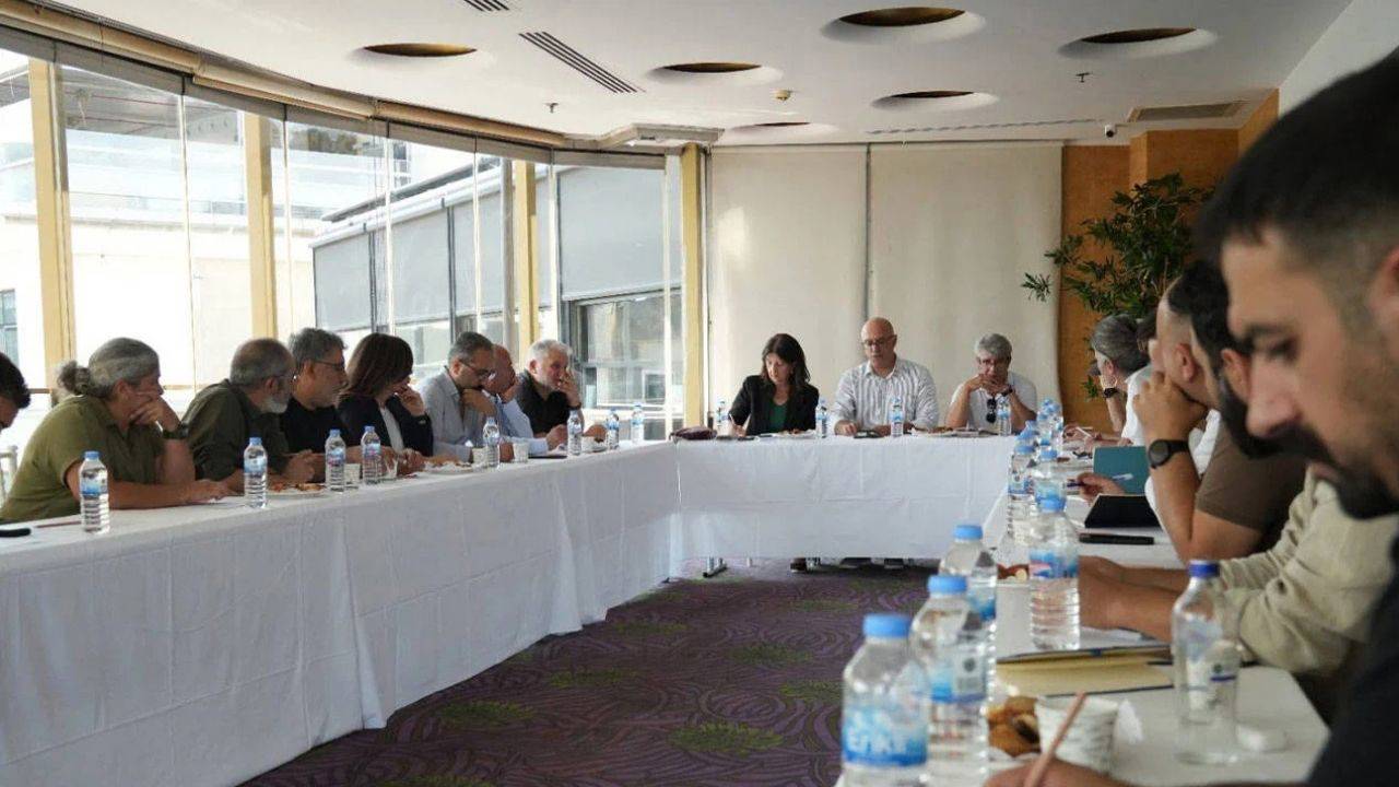 DEM Parti'nin belediye operasyonu sürüyor: 25 eşbaşkan daha görevden alınabilir