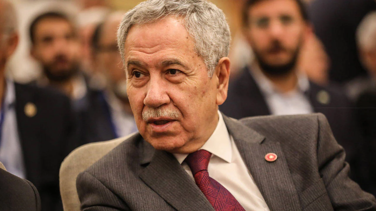 Bülent Arınç'tan basın özgürlüğü çıkışı: Gazeteciler görevlerini yaparken özgür olmalıdır