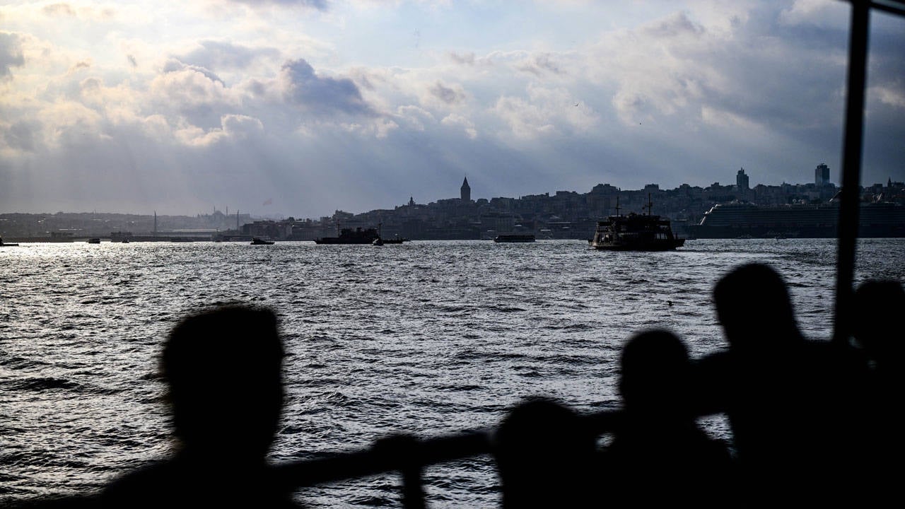 İstanbul'da sıcaklıklar düşecek: Yağış için tarih verildi