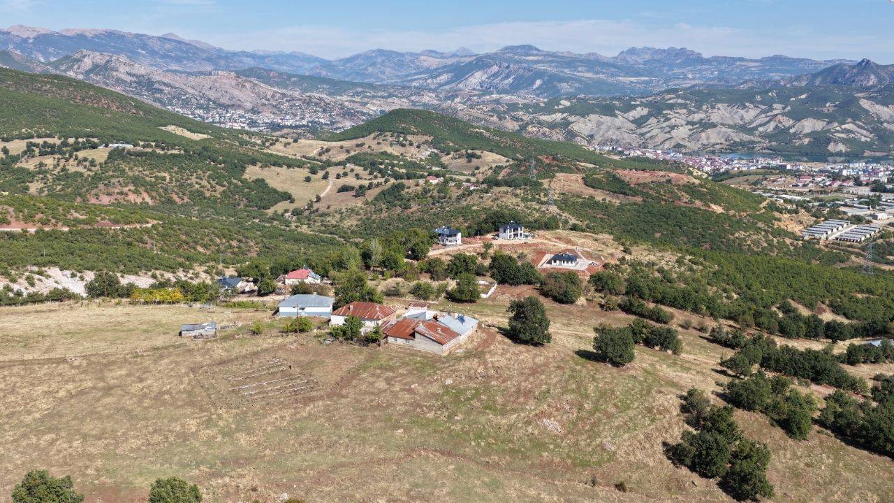 Dersim'de yurttaşların yol çilesi: Ambulans ve taksi gelmiyor, yaşlılar evlerini terk ediyor