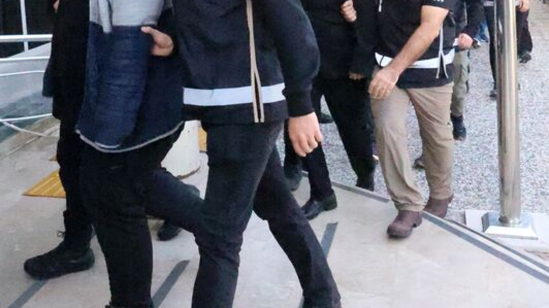 Sarıgül soruşturmasında 8 gözaltı