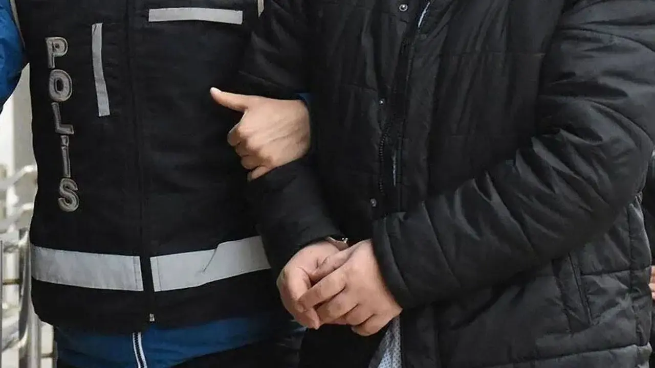Okullara silahlı saldırı hazırlığı yaptığı belirlenen örgüte operasyon: 32 kişi hakkında gözaltı kararı
