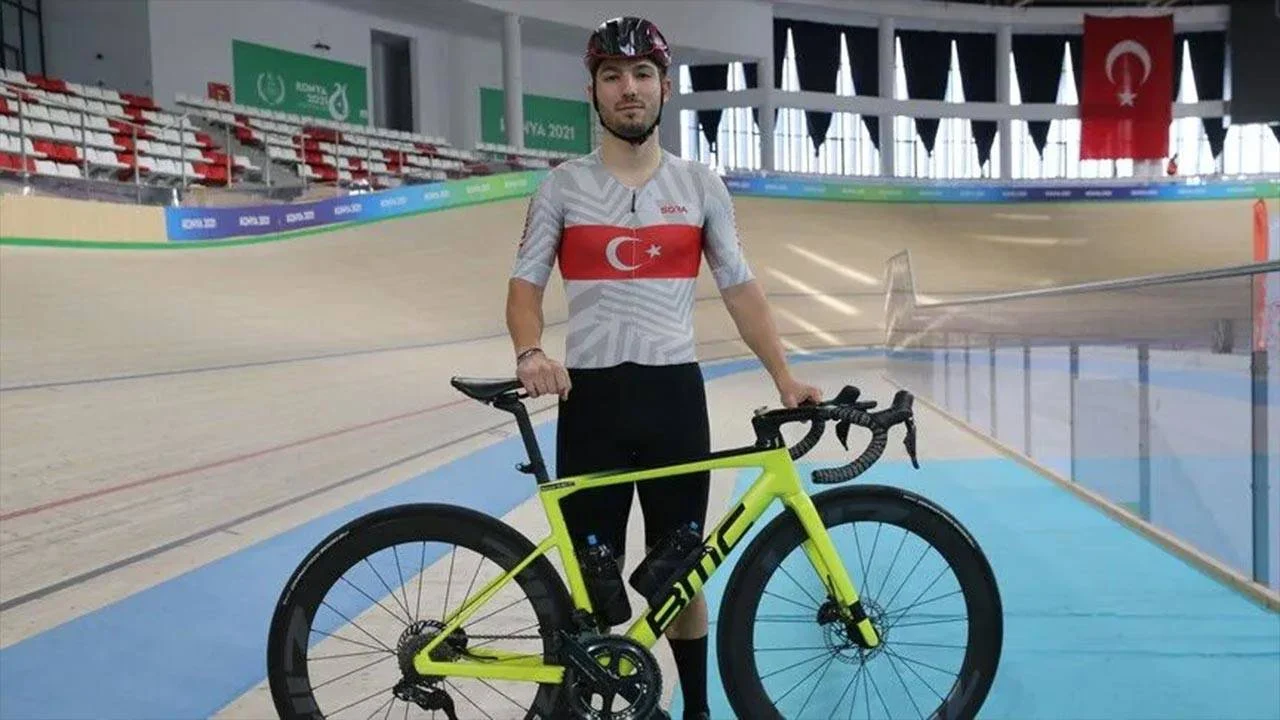 Ramazan Yılmaz, pist bisikletinde dünya sıralamasının zirvesinde