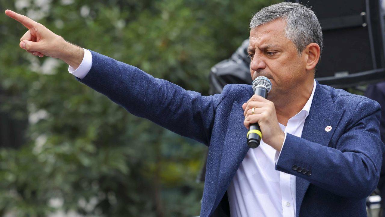 Özgür Özel, Vahap Seçer ve iki belediye başkanını ziyaret edecek