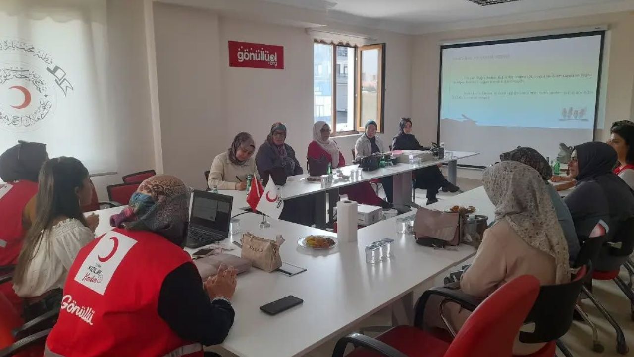 Kızılay’dan Kadınlara Sağlık Eğitimi